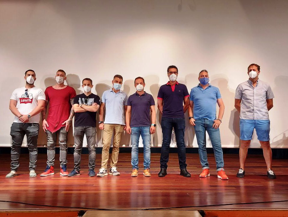 140621 Ejecutiva Renault 1